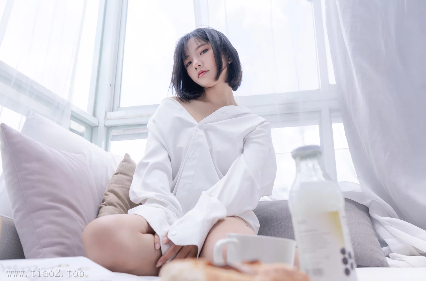 cosplay图片丨Coser_Messie Huang个人资料及图片集:Boyfriend's shirt赏析