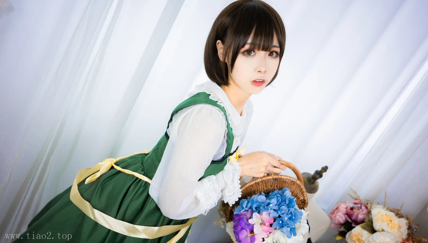 cosplay图片丨Coser_Momoko葵葵的介绍和图片包:翠之海 空音和陆乃欣赏