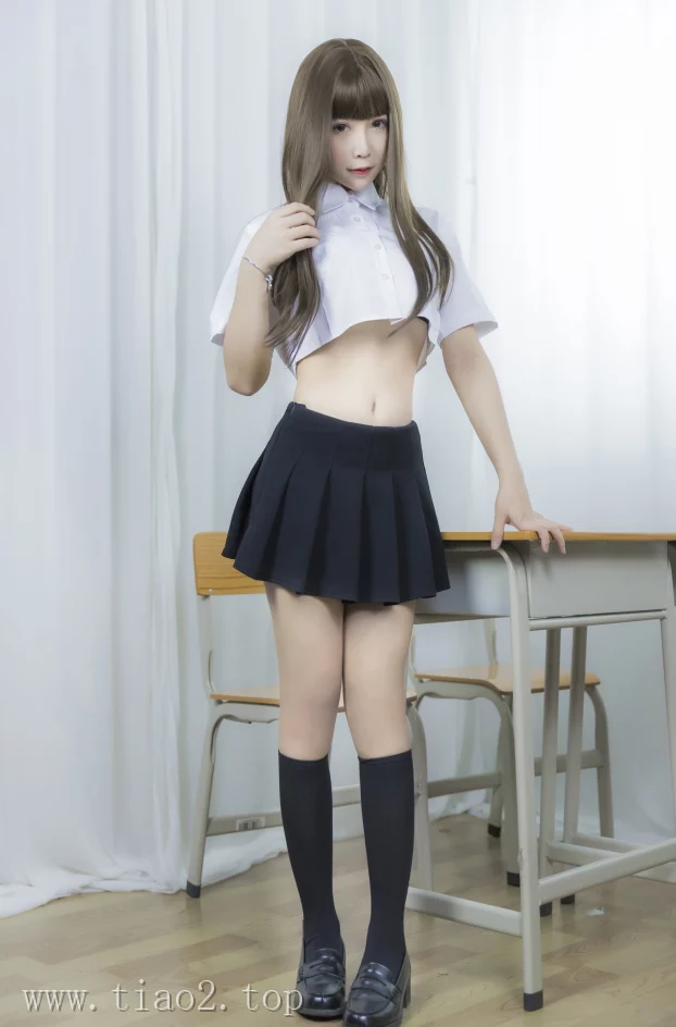 cosplay图片丨Coser抱走莫子aa等你下课,后续剧情真精彩