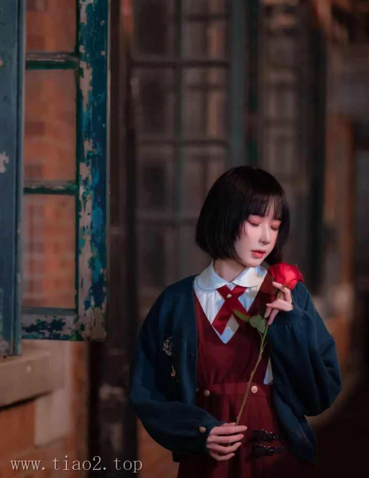 cosplay图片丨Coser阿包也是兔娘个人资料及摄影作品:JK日常赏析