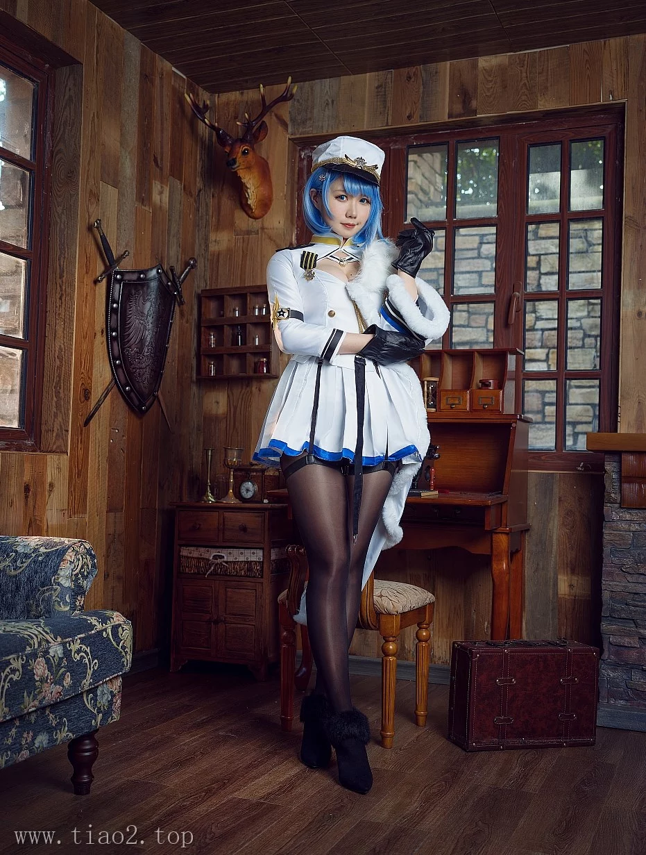 cosplay图片丨Coser麻花麻花酱w的介绍和cos作品:恰巴赏析