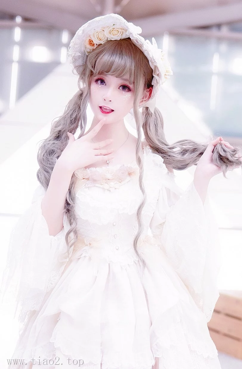 cosplay图片丨Coser_yui金鱼个人信息和摄影作品:Lolita赏析