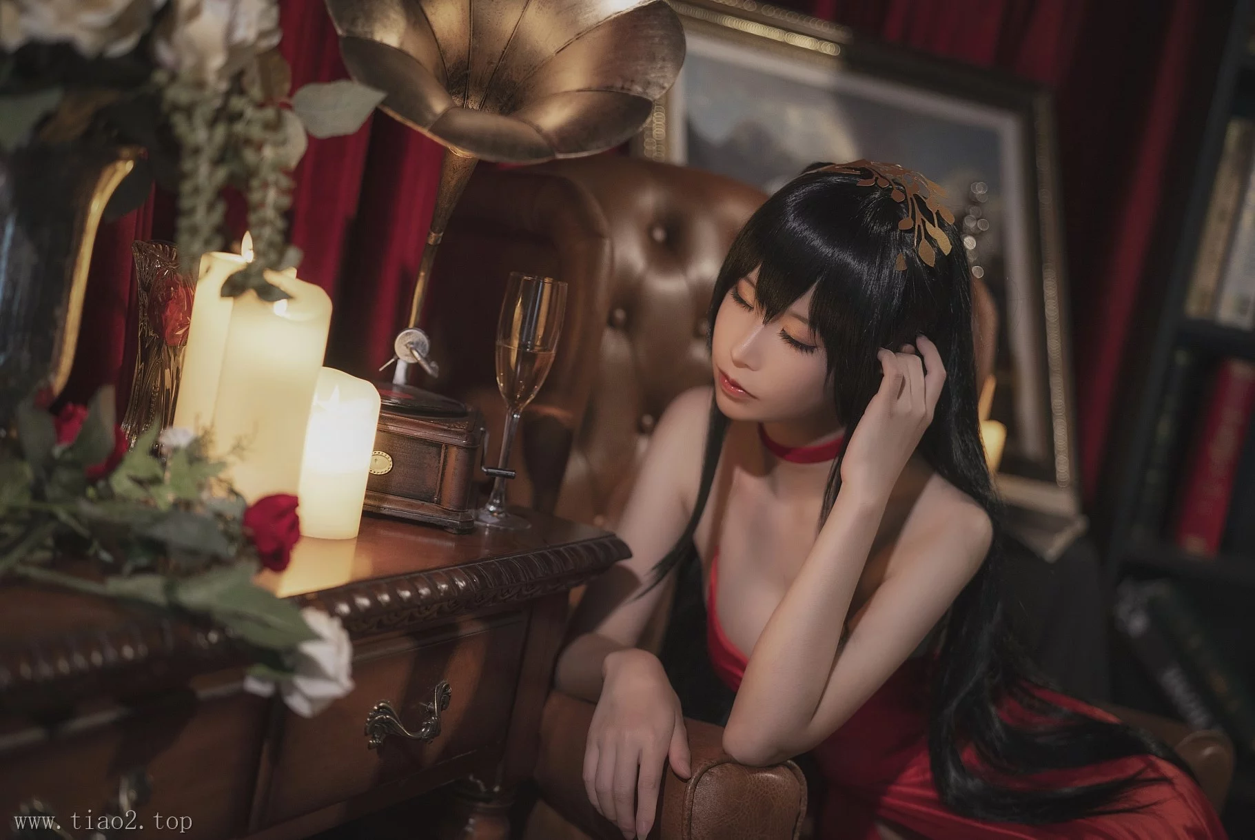 cosplay图片丨Coser爱老师_PhD多久没更新?附cos碧蓝航线 大凤毒苹果礼服赏析