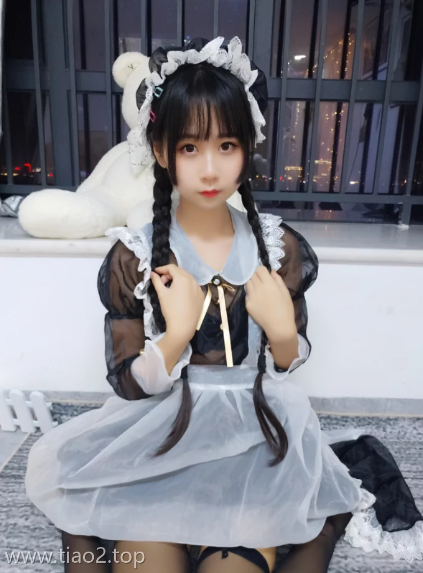 夏日清凉系:Coser萌芽儿o0透明女仆高清cosplay图片集