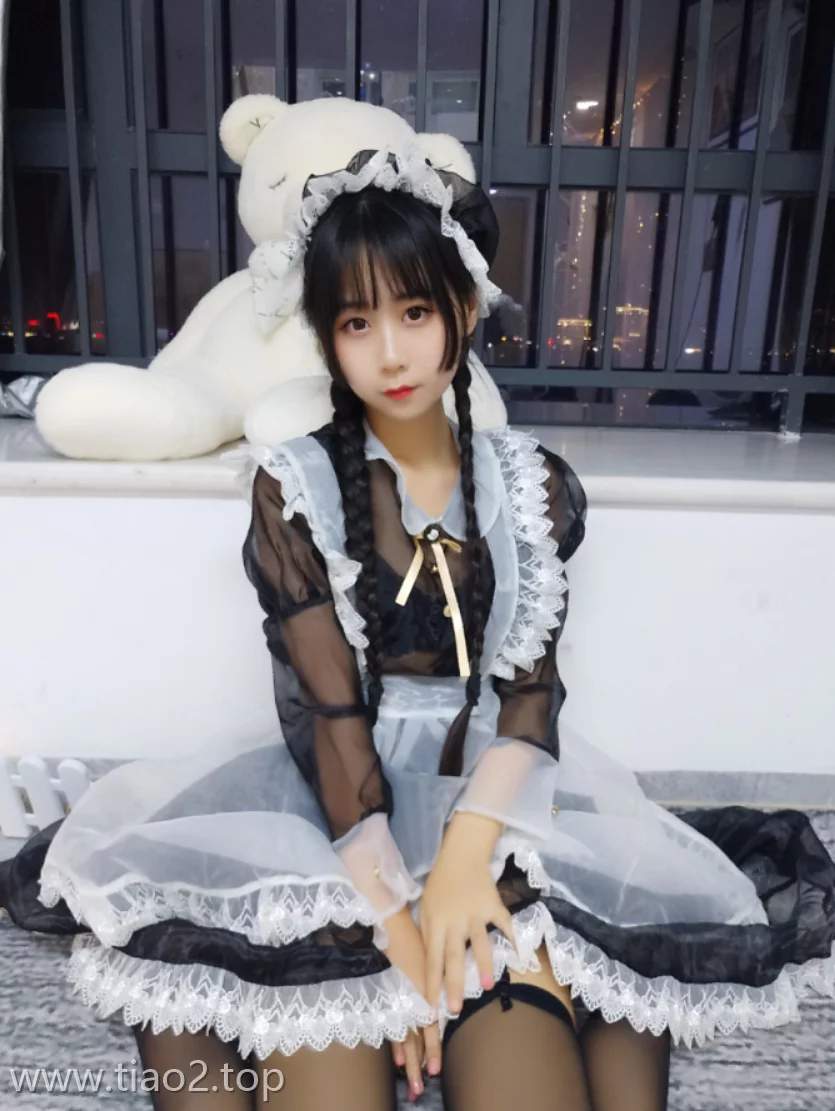 夏日清凉系:Coser萌芽儿o0透明女仆高清cosplay图片集