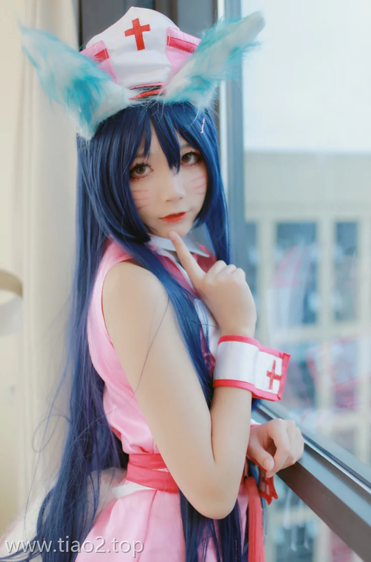 粉色阿狸服实拍:Coser五更百鬼的夏日cosplay图片集