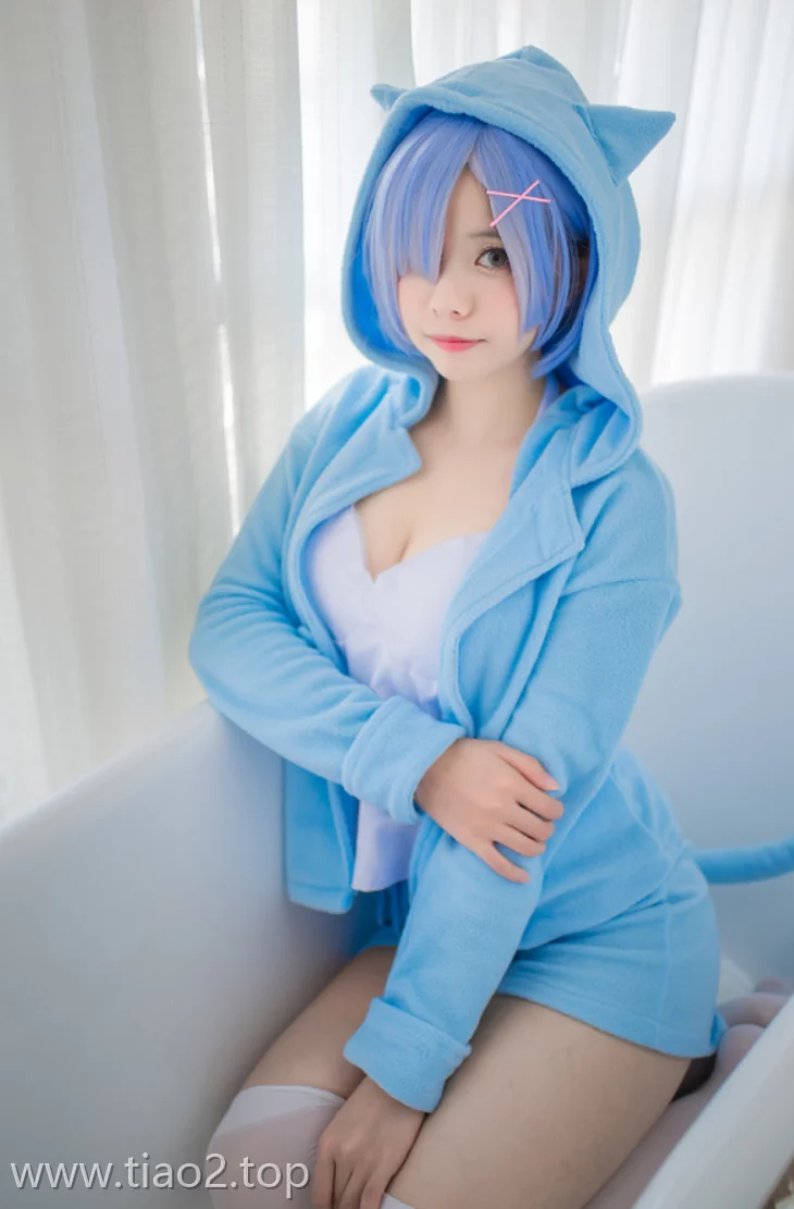 小野妹子w蓝色蕾姆cosplay超还原!可爱女仆裙萌翻全场