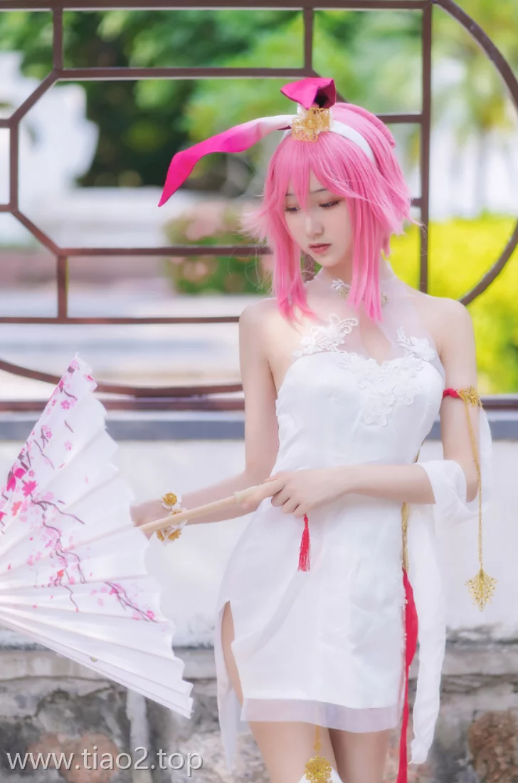 惊艳!木绵绵OwO八重樱旗袍cosplay图片大揭秘