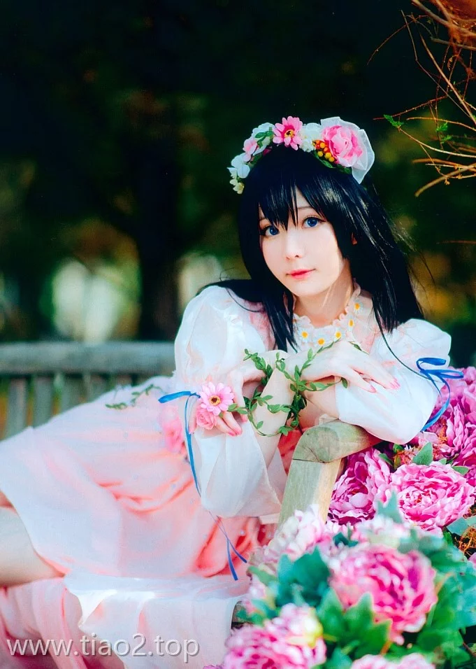 cosplay图片丨Coser霜月shimo的介绍及图片集:Bright Love赏析