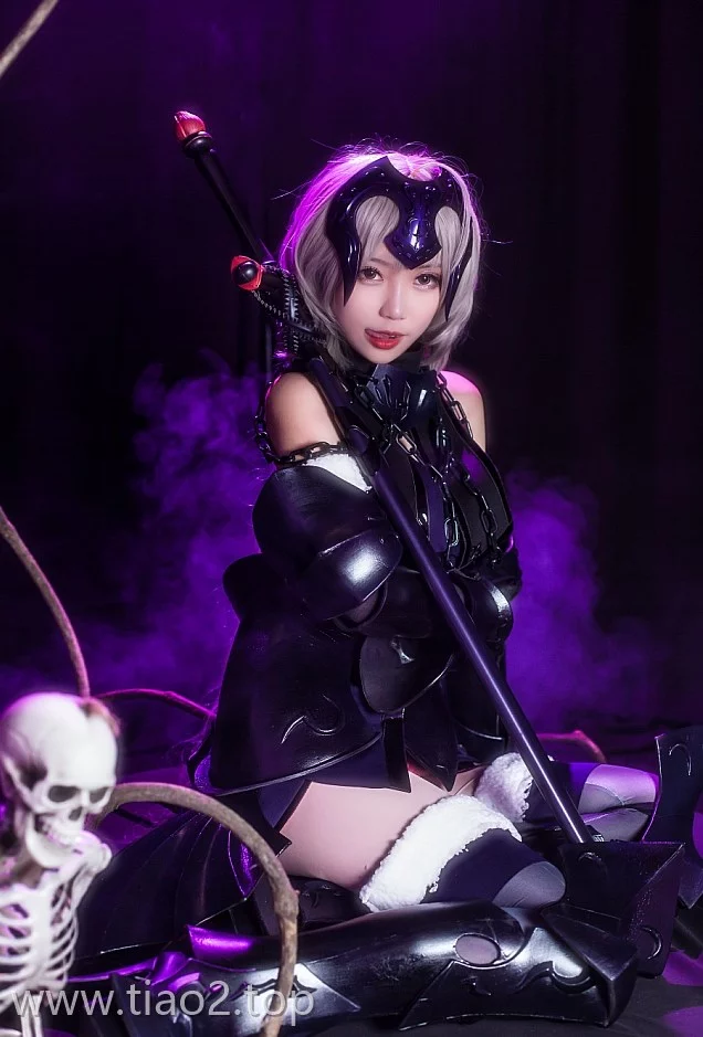 cosplay图片丨Coser鳗鱼霏儿&大肉丸共同拍摄作品:贞德,欣赏双人的美丽