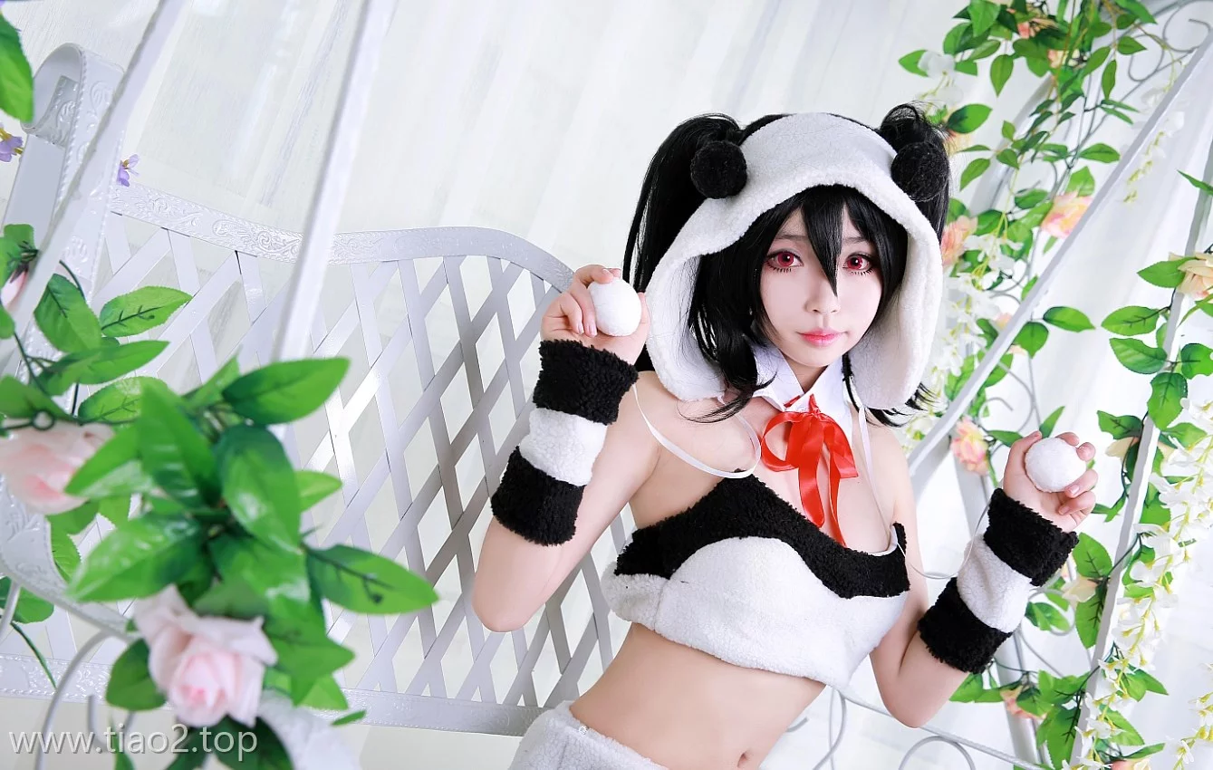 花颜解读白易子教主《LOVELIVE》Cosplay:这味道绝了!