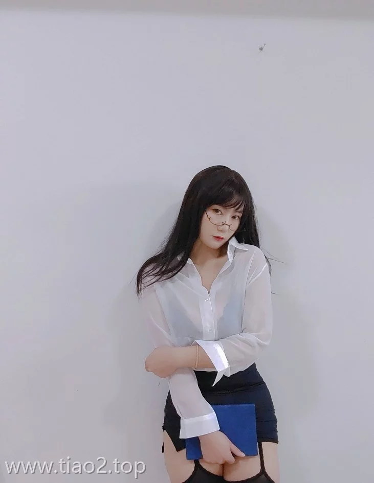 星澜是澜澜叫澜妹呀穿OL这组办公服cos,谁看了不喊老婆？