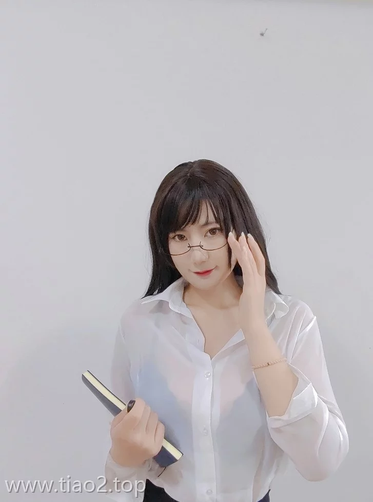 星澜是澜澜叫澜妹呀穿OL这组办公服cos,谁看了不喊老婆？