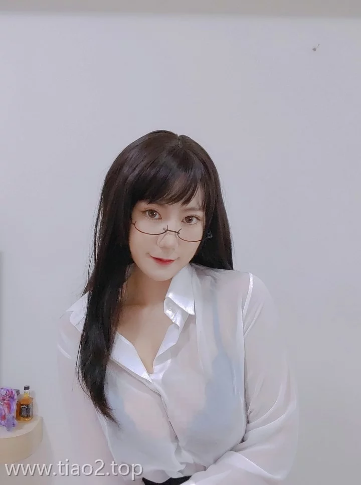 星澜是澜澜叫澜妹呀穿OL这组办公服cos,谁看了不喊老婆？