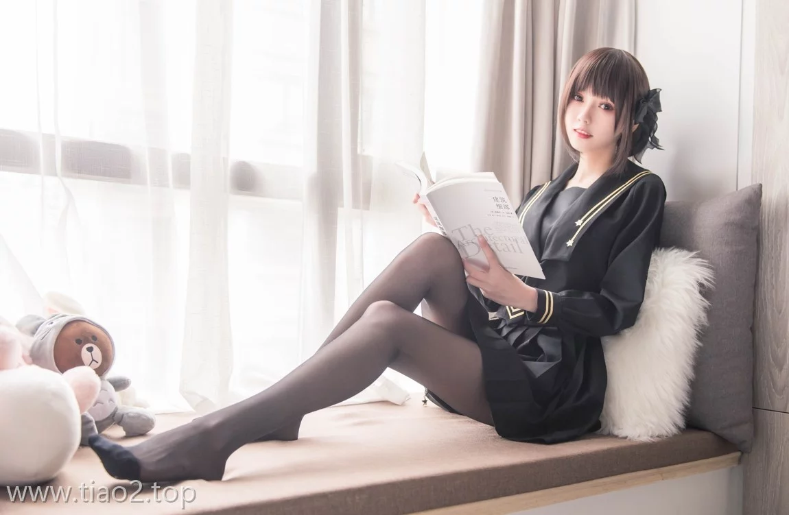 Coser你的负卿cos窗边黑裙,真的美得不像话