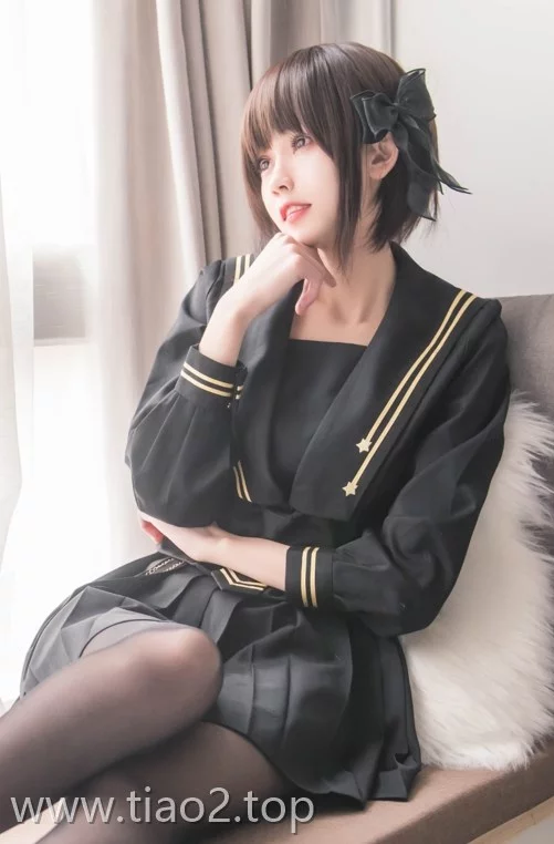 Coser你的负卿cos窗边黑裙,真的美得不像话