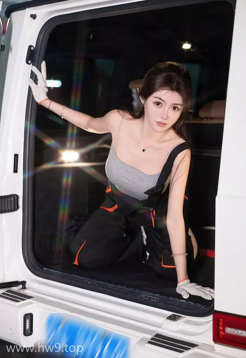 Xiuren图片丨秀人模特林幼一-NO.NO.8171期汽车上的佳人