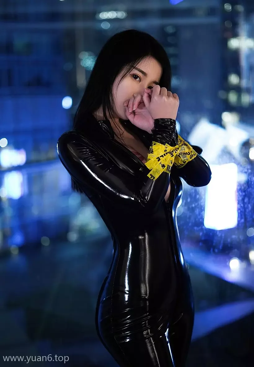 Xiuren图片丨秀人模特美七Mia-No.2918期紧身连体皮衣