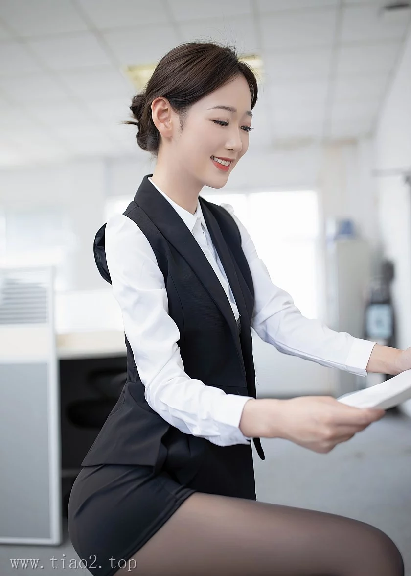 Xiuren图片丨语画界模特唐安琪-NO.2795秘书的模样