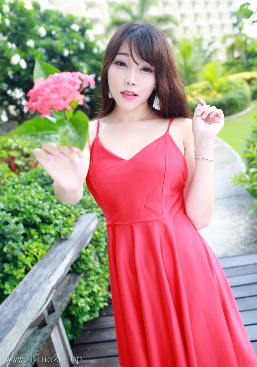 XIAOYU图片丨HuaYan模特徐莉芝Booty-Vol.044期红色晚礼服