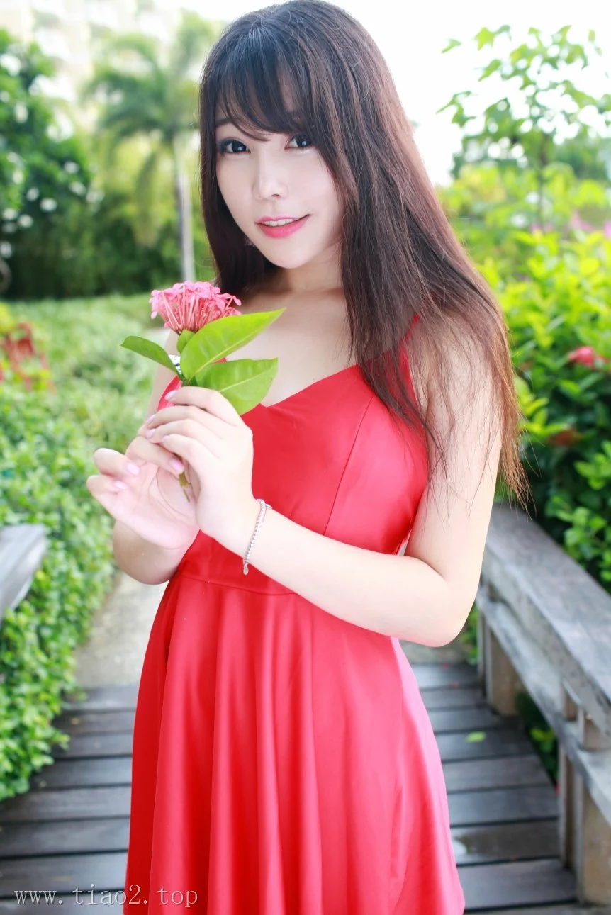 XIAOYU图片丨HuaYan模特徐莉芝Booty-Vol.044期红色晚礼服
