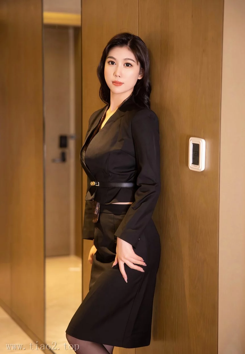 XIAOYU图片丨秀人模特李雅柔182CM-NO.5471期慵懒连衣睡裙