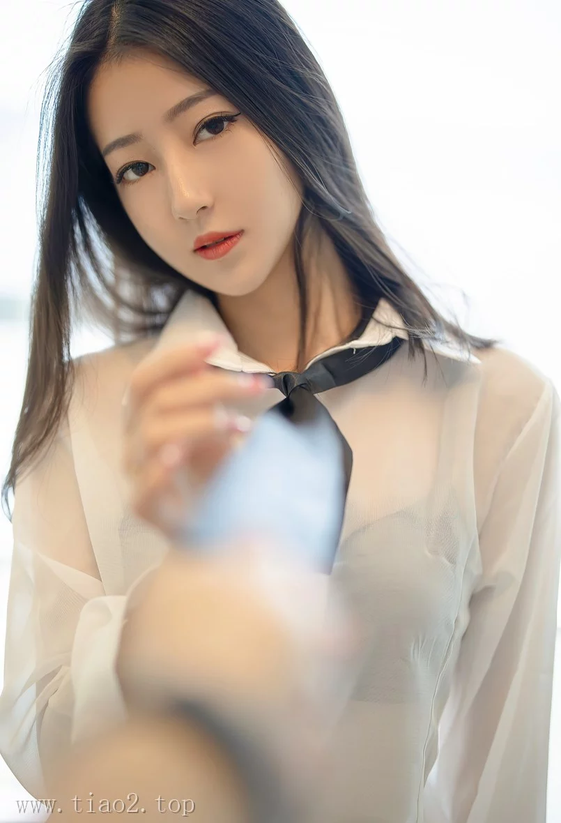 Xiuren图片丨YouMi模特是熊小诺-NO.5621期职业秘书