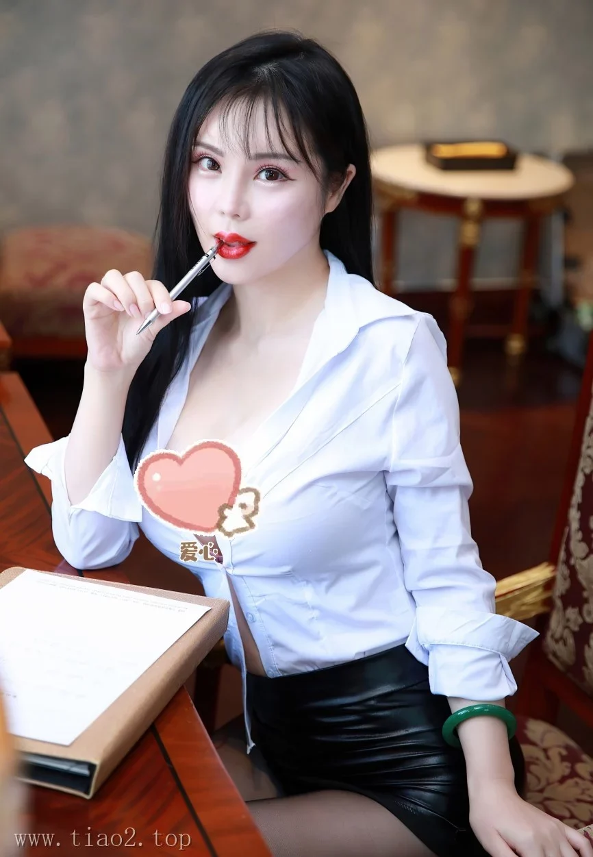 Xiuren图片丨秀人模特Yuki鱼儿-VOL.5172期白衫黑裙秘书装