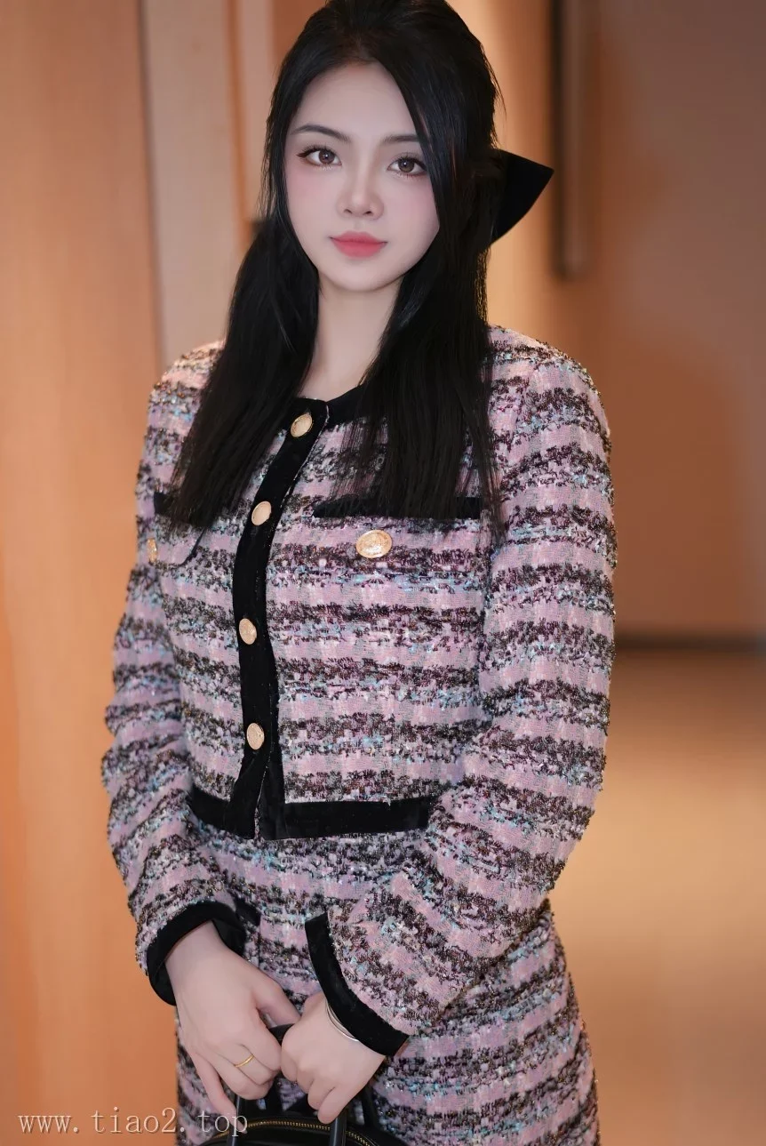 Xiuren图片丨秀人模特媛宝儿boa-NO.7877期花色邻家小妹