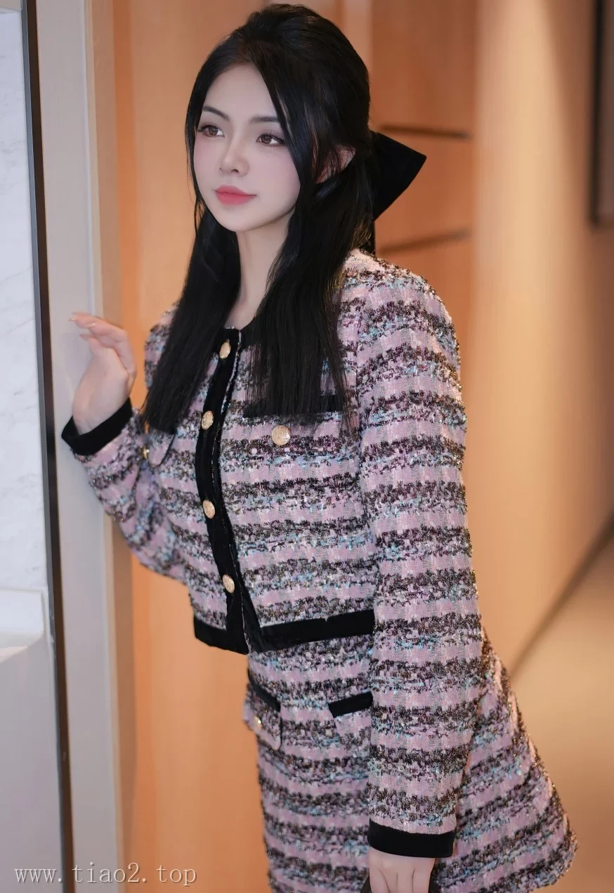 Xiuren图片丨秀人模特媛宝儿boa-NO.7877期花色邻家小妹