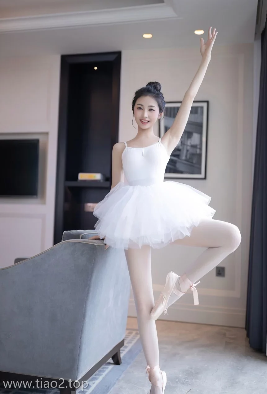 Xiuren图片丨秀人模特鱼尾fish-NO.8657期会芭蕾的女孩