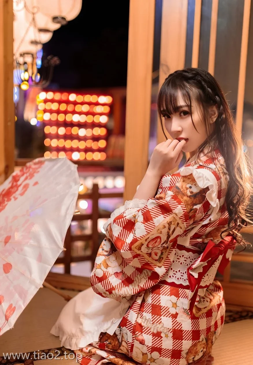 Xiuren图片丨秀人模特小波多-Vol.360期灯火下的和服女孩