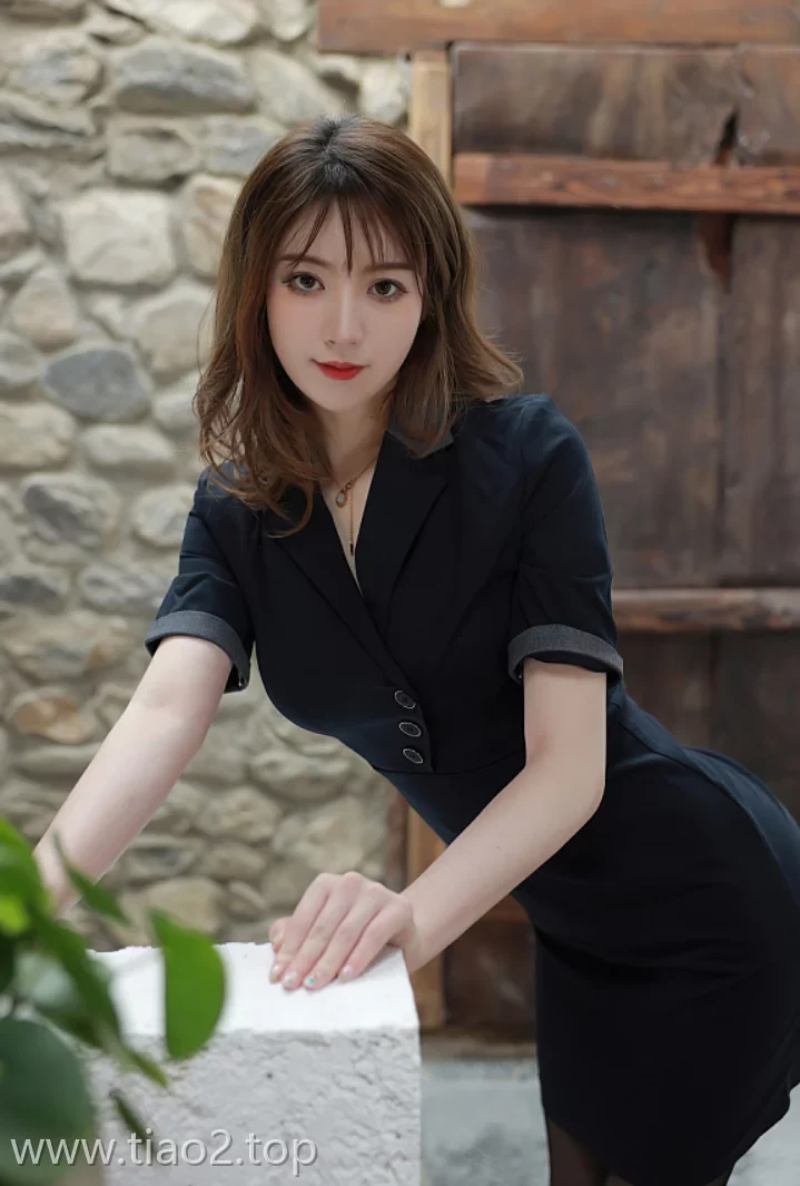 Xiuren图片丨秀人模特yoo优优-VOL.337期卫生间黑衫连衣裙