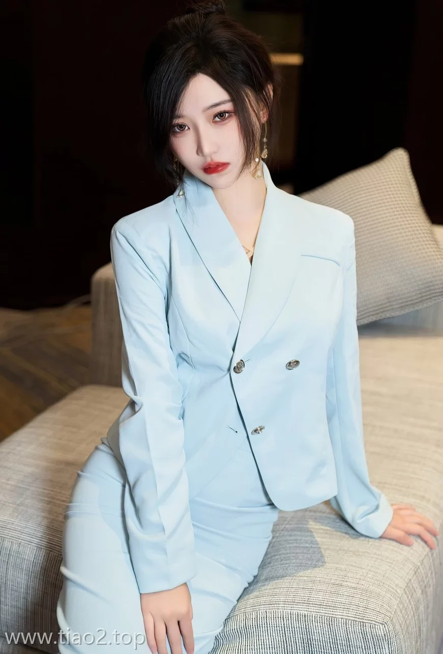 Xiuren图片丨秀人模特妙可可Cheese-NO.6857期淡蓝色优雅丽人