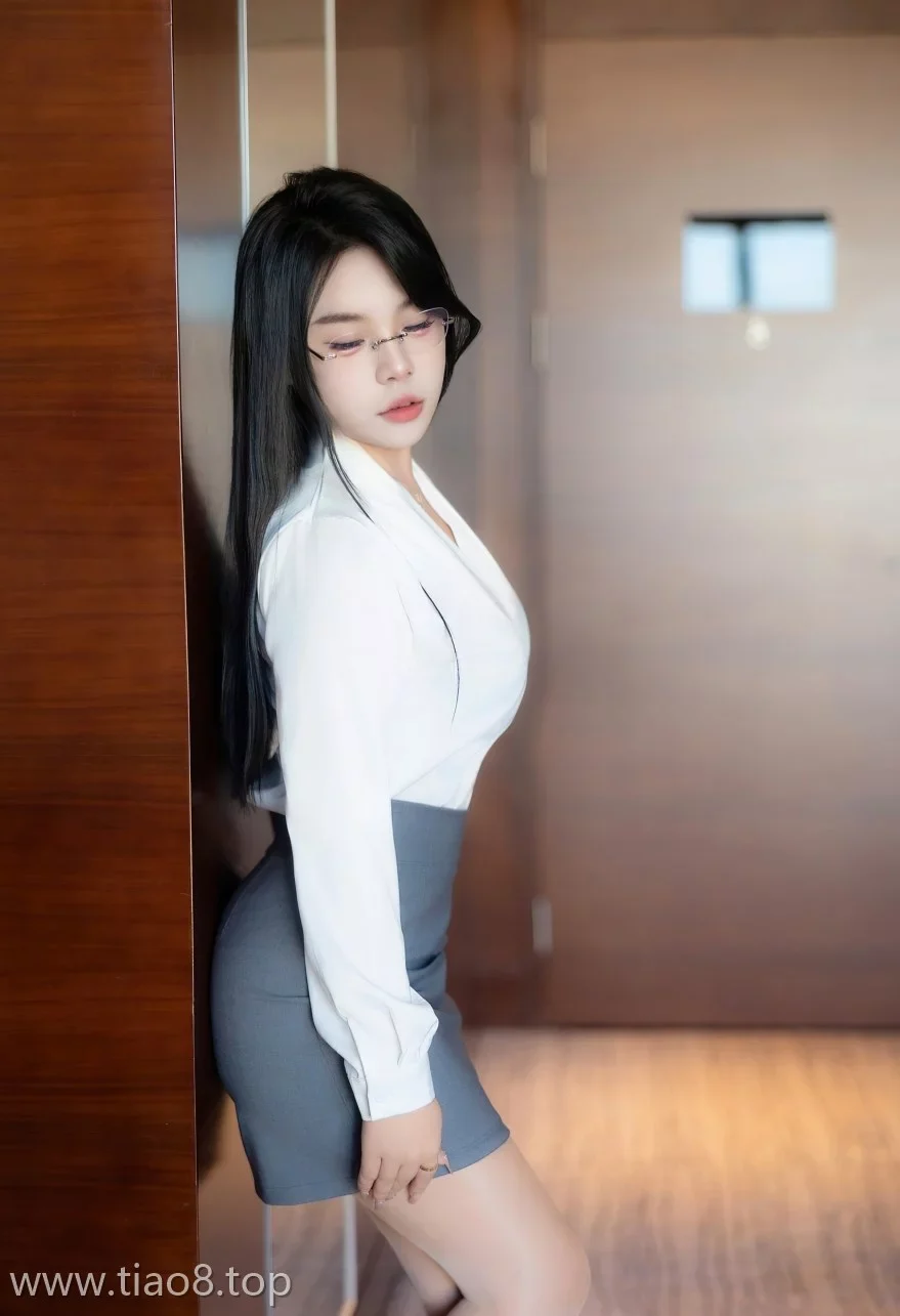 Xiuren图片丨秀人模特麦田-NO.8989期你的灰裙秘书