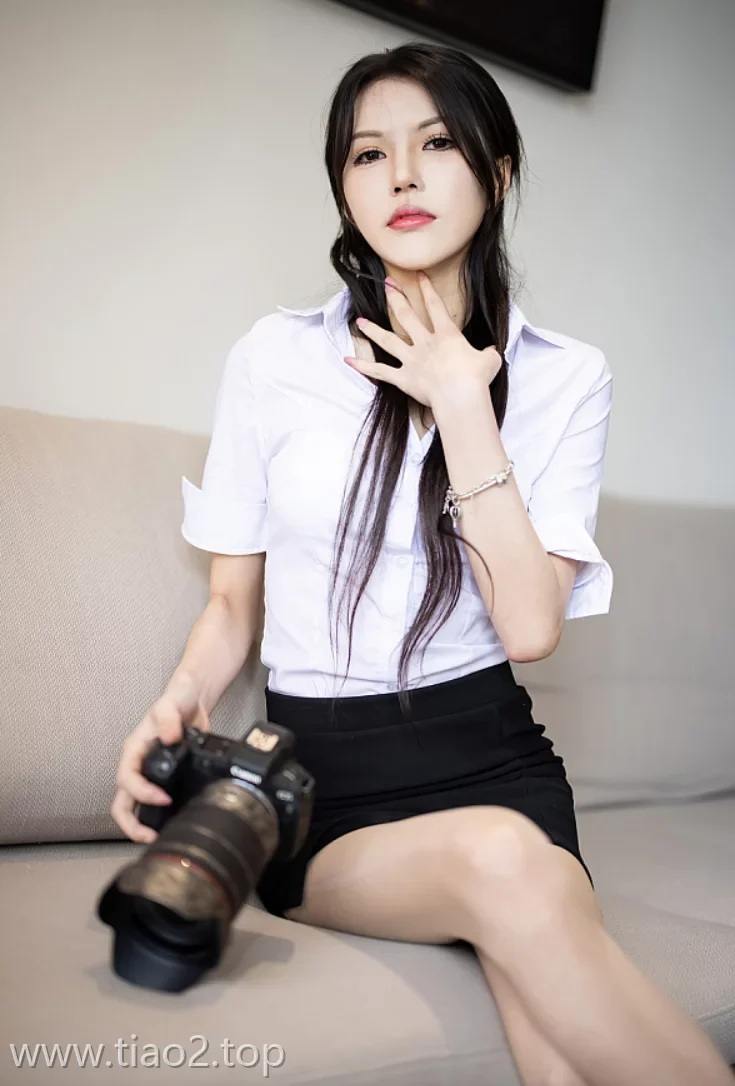 Xiuren图片丨秀人模特媛媛酱belle-VOL.572期白衫摄影师