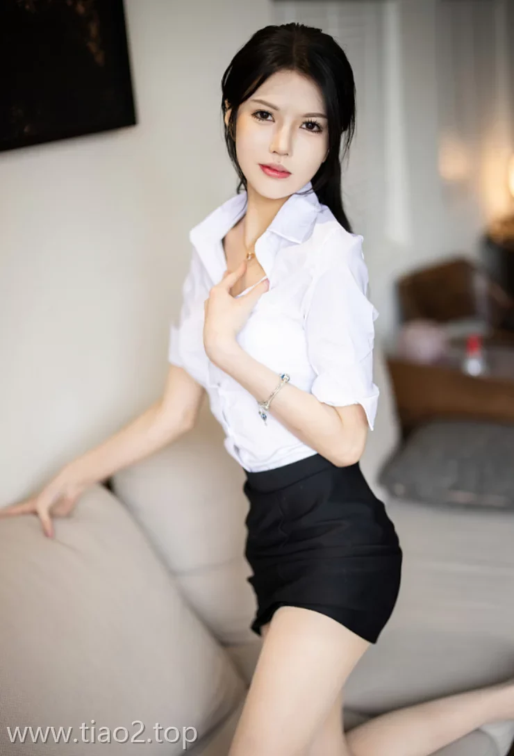 Xiuren图片丨秀人模特媛媛酱belle-VOL.572期白衫摄影师