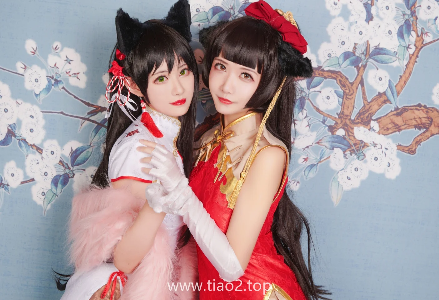 源纱希喵喵喵&Meiyi烛墨犬獒旗袍cos,反差挺大