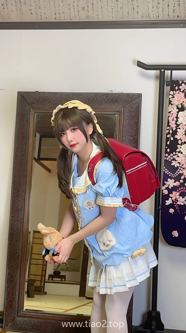 翻完小和甜酒这套鸭鸭幼稚园,蹲地上抱鸭子那张我记住了插图3