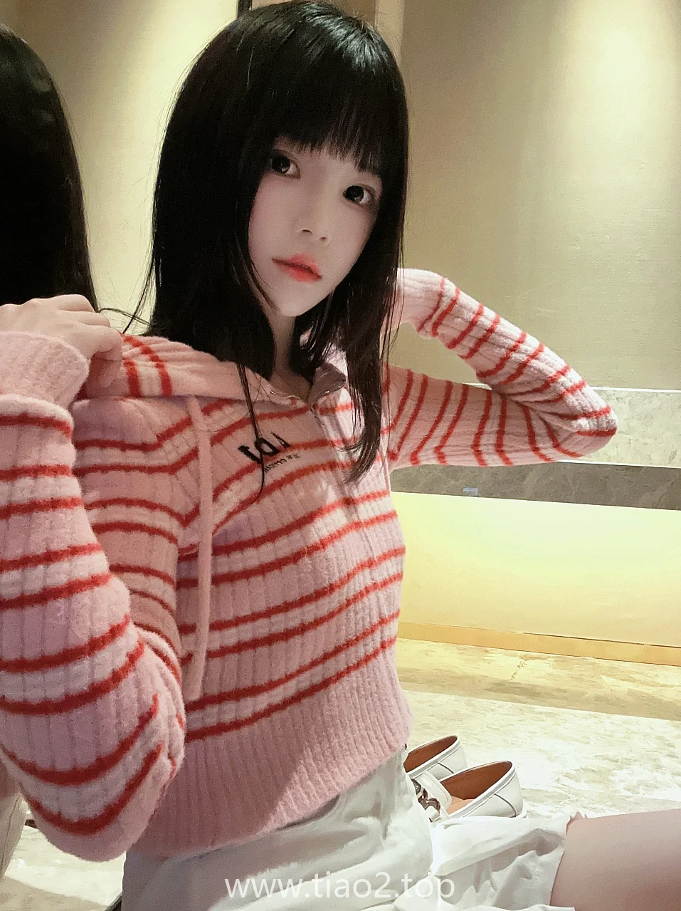 桜桃喵的条纹毛衣,头发和毛线混在一起那张极为绝插图3