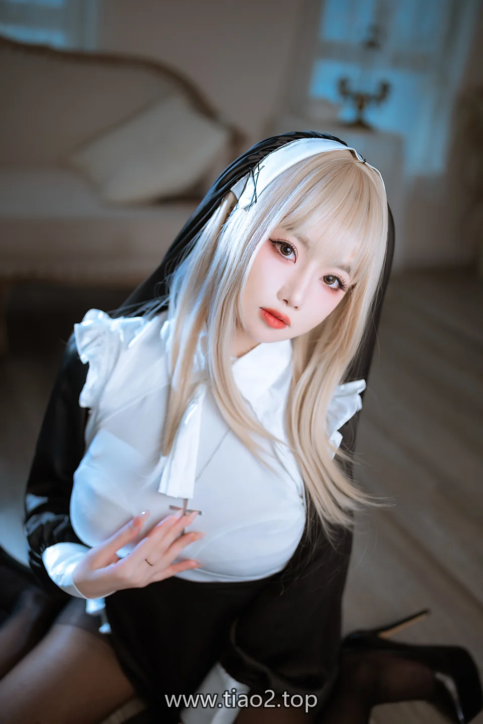 鬼畜瑶在不在w 修女全身构图1