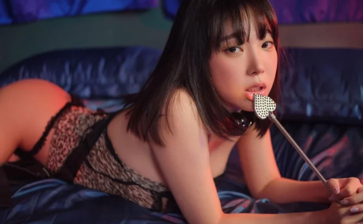 韩国IG网红姜仁卿是谁？写真美图分享：清纯与性感结合