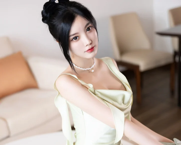 秀人模特丨杨晨晨sugar个人介绍和写真图集鉴赏