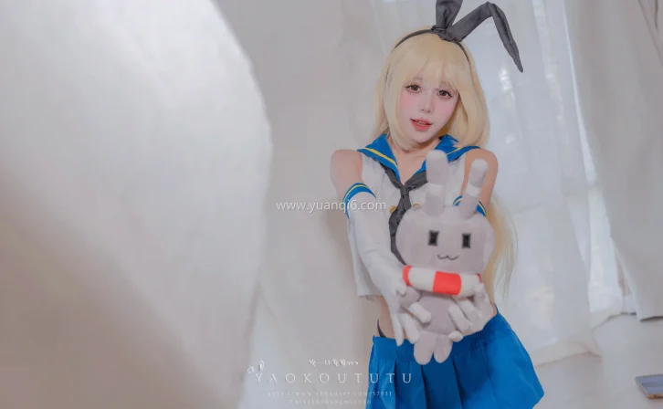咬一口兔娘ovo(黏黏团子兔)摄影作品全集105期鉴赏