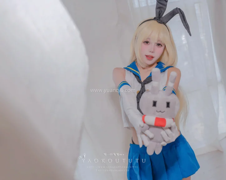 咬一口兔娘ovo(黏黏团子兔)摄影作品全集105期鉴赏