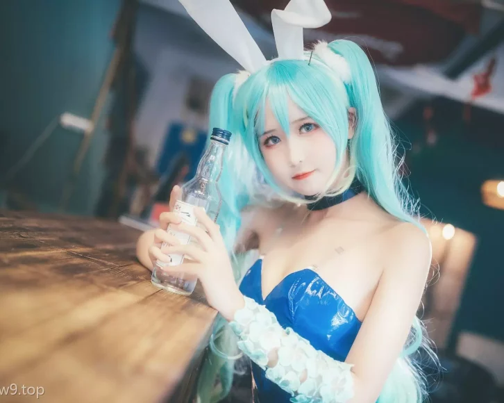 coser三度_69-琴女兔女郎[41P-309.8MB]