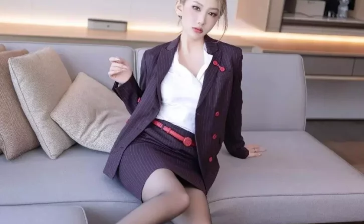 Xiuren秀人模特沈青黛(一勺青黛)个人简介及NO.8042期图片赏析