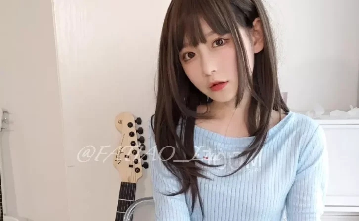 Coser发条少女(迷之呆梨)个人资料及免费全图-吉他妹妹欣赏