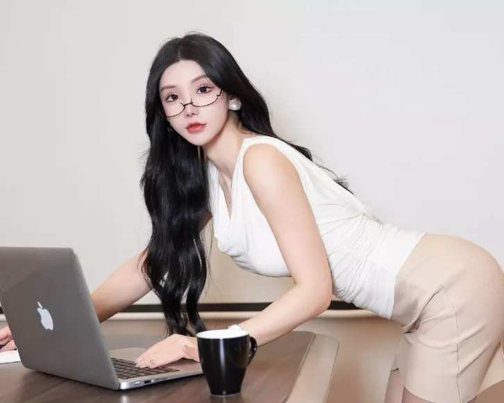 Xiuren图片丨秀人模特周于希Sally_NO.7682期图集欣赏