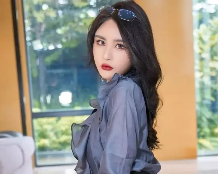 Xiuren秀人模特Emily尹菲(Emily顾奈奈酱)个人资料及NO.4010期图集欣赏